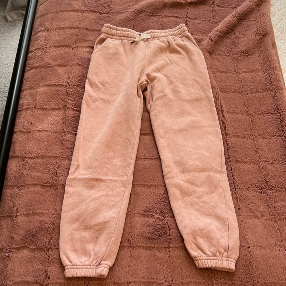 H and m joggers, size 8-9 y, color light pink